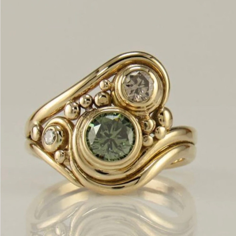 Vintage Art Deco Gold and Green Ring size 6
